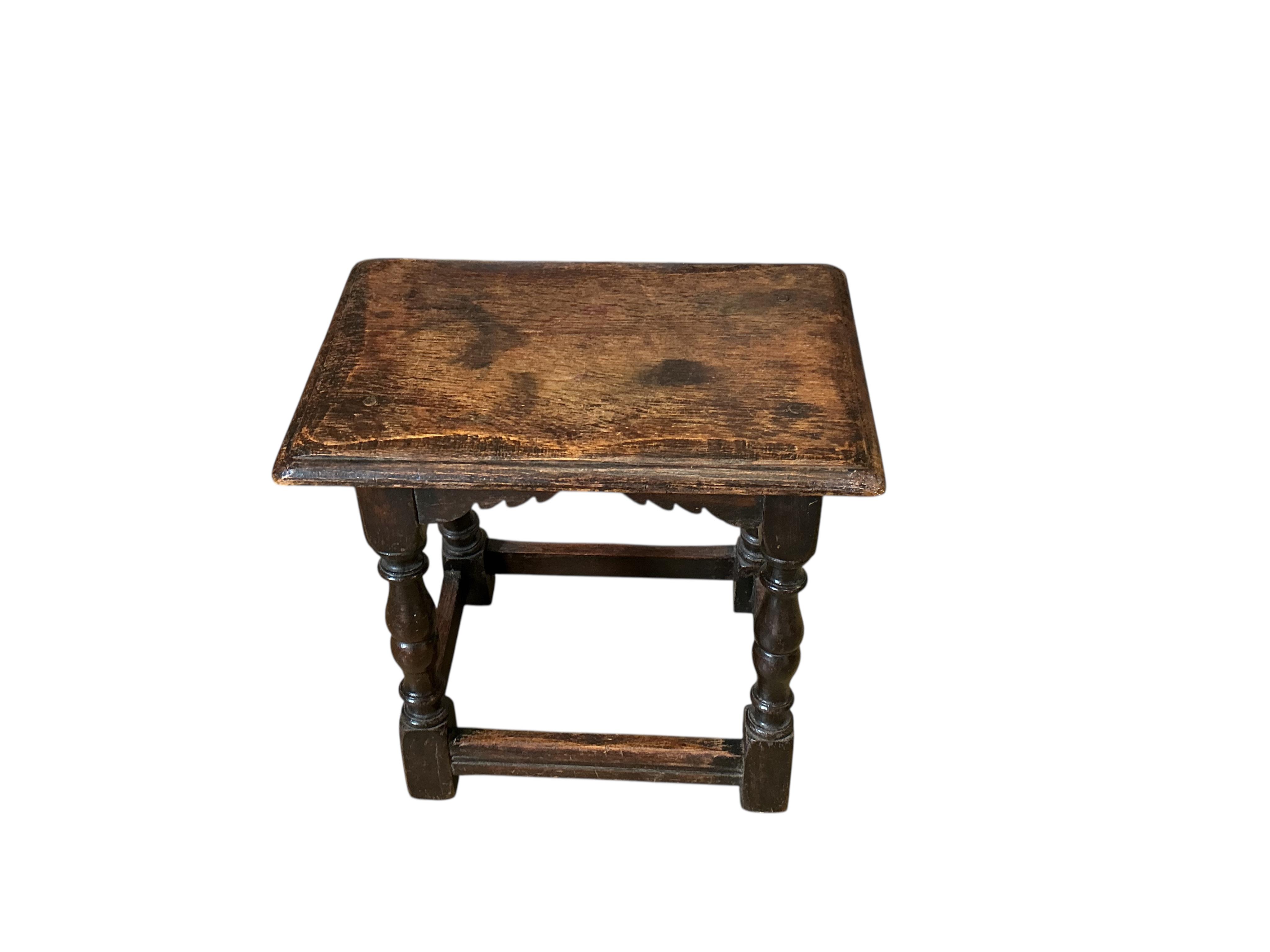 An 18th century style oak joint stool, width 45cm, depth 29cm, height 46cm